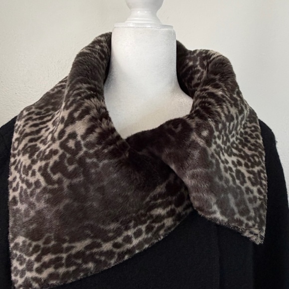 Peck & Peck Collection 100% wool Black Jacket Cape With Faux Fur Collar Sz Large - Picture 3 of 8